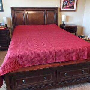 Queen Cotton Sateen Quilted Bed Cover Burgundy Red Geometric Grid Bedspread